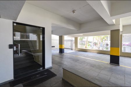 Apartamento para alugar com 220m², 3 quartos e 2 vagasEntrada