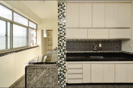 Apartamento para alugar com 220m², 3 quartos e 2 vagasCozinha