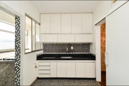 Apartamento para alugar com 220m², 3 quartos e 2 vagasCozinha