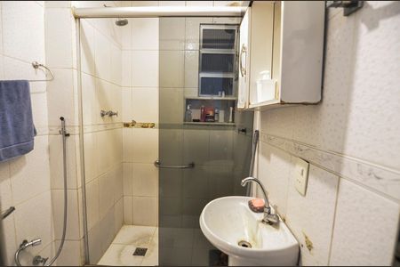 Apartamento para alugar com 65m², 2 quartos e sem vagaBanheiro