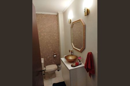 Casa à venda com 480m², 2 quartos e 2 vagasBanheiro