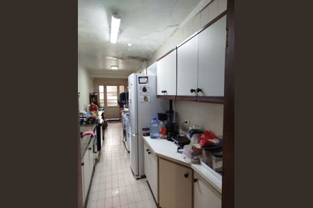 Casa à venda com 480m², 2 quartos e 2 vagasCozinha
