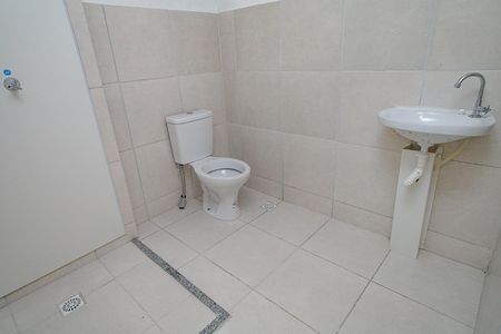 Banheiro de apartamento para alugar com 2 quartos, 43m² em Campo Grande, Rio de Janeiro