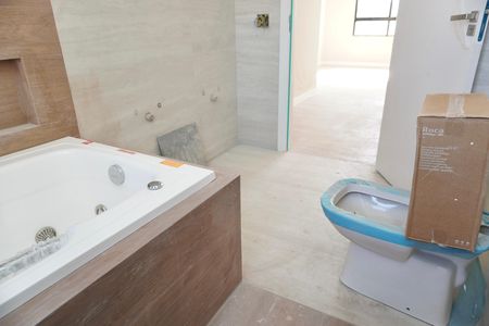 Apartamento à venda com 156m², 4 quartos e 3 vagas Apartamento à venda com 156m², 4 quartos e 3 vagasBanheiro da Suíte 2
