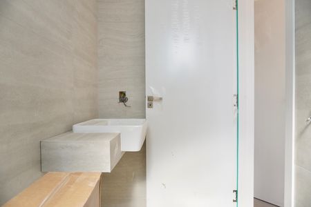 Apartamento à venda com 156m², 4 quartos e 3 vagas Apartamento à venda com 156m², 4 quartos e 3 vagasBanheiro da Suíte 1