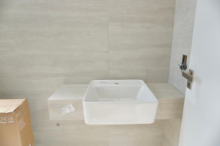Apartamento à venda com 156m², 4 quartos e 3 vagas Apartamento à venda com 156m², 4 quartos e 3 vagasBanheiro da Suíte 1