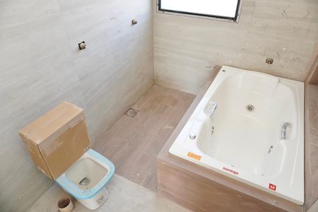 Apartamento à venda com 156m², 4 quartos e 3 vagas Apartamento à venda com 156m², 4 quartos e 3 vagasBanheiro da Suíte 2