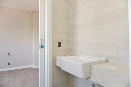 Apartamento à venda com 156m², 4 quartos e 3 vagas Apartamento à venda com 156m², 4 quartos e 3 vagasBanheiro dos quartos 1 e 2