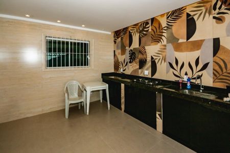Casa para alugar com 6 quartos, 211m² em Céu Azul, Belo Horizonte