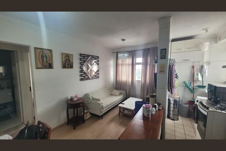 Apartamento à venda com 44m², 2 quartos e 1 vaga Apartamento à venda com 44m², 2 quartos e 1 vagaSala