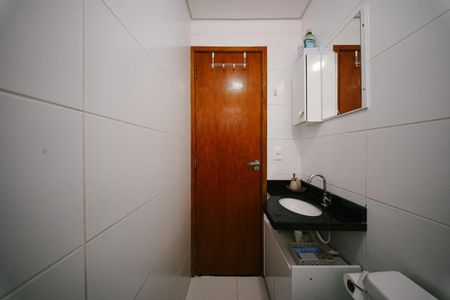Banheiro de apartamento para alugar com 2 quartos, 45m² em Vila Guilhermina, São Paulo