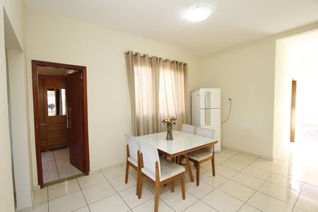 Casa à venda com 380m², 5 quartos e 1 vagaCopa