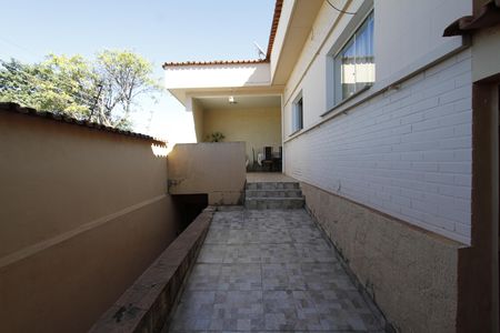 Casa à venda com 380m², 5 quartos e 1 vagaEntrada