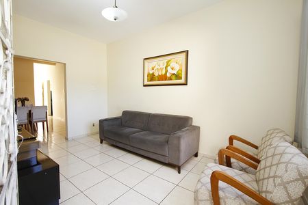 Casa à venda com 380m², 5 quartos e 1 vagaSala