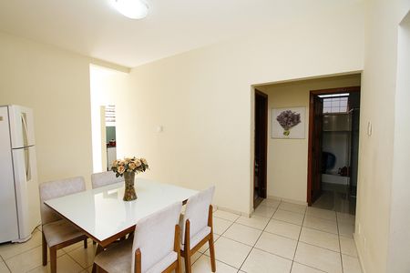 Casa à venda com 380m², 5 quartos e 1 vagaCopa