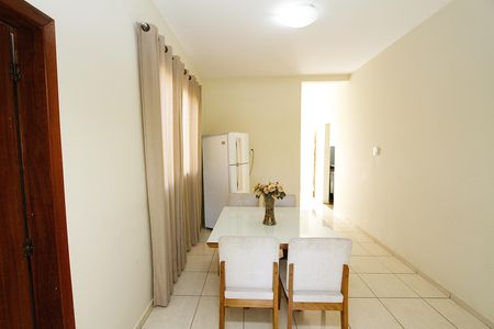 Casa à venda com 380m², 5 quartos e 1 vagaCopa