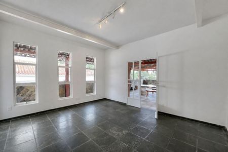 Apartamento para alugar com 341m², 4 quartos e 1 vaga
