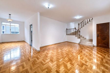 Apartamento para alugar com 341m², 4 quartos e 1 vaga