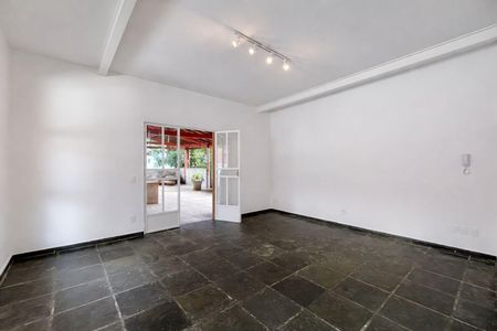 Apartamento para alugar com 341m², 4 quartos e 1 vaga