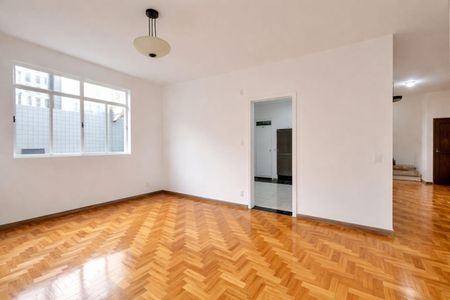 Apartamento para alugar com 341m², 4 quartos e 1 vaga