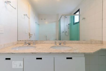 Apartamento para alugar com 130m², 3 quartos e 3 vagasBanheiro