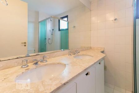 Apartamento para alugar com 130m², 3 quartos e 3 vagasBanheiro