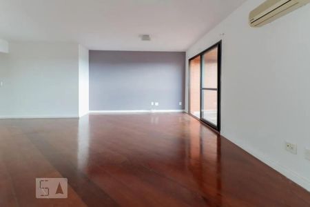 Apartamento para alugar com 130m², 3 quartos e 3 vagasSala