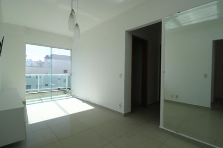 Sala de apartamento para alugar com 2 quartos, 65m² em Saraiva, Uberlândia