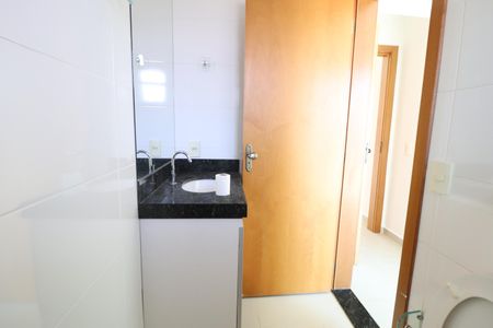 Apartamento para alugar com 65m², 2 quartos e 2 vagasBanheiro do Quarto 2