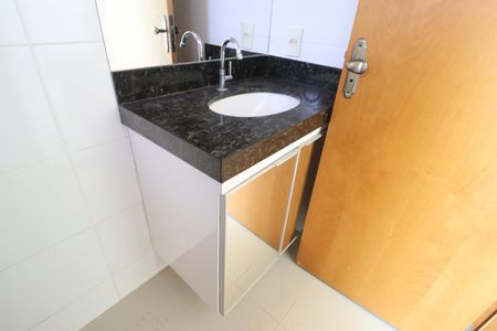 Apartamento para alugar com 65m², 2 quartos e 2 vagasBanheiro do Quarto 2
