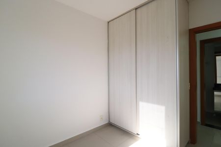 Quarto 1 de apartamento para alugar com 2 quartos, 65m² em Saraiva, Uberlândia