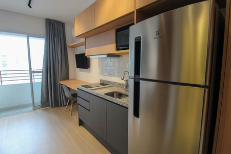 Cozinha de apartamento para alugar com 1 quarto, 25m² em Butantã, São Paulo
