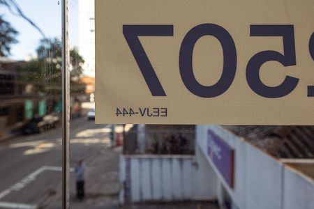 Placa de casa à venda com 1 quarto, 80m² em Vila Nova Conceição, São Paulo