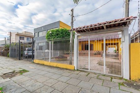 Casa para alugar com 112m², 2 quartos e 4 vagasFachada