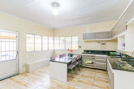 Casa para alugar com 112m², 2 quartos e 4 vagasCozinha