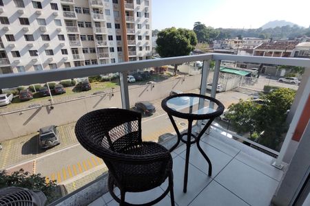 Varanda de apartamento à venda com 2 quartos, 61m² em Gardênia Azul, Rio de Janeiro