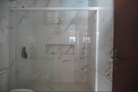Casa à venda com 700m², 3 quartos e 3 vagasBanheiro 1