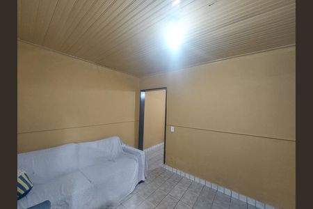 Casa para alugar com 55m², 2 quartos e 2 vagasSala