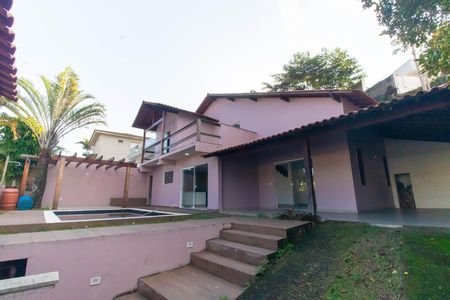 Fachada de casa à venda com 4 quartos, 500m² em Maravista, Niterói