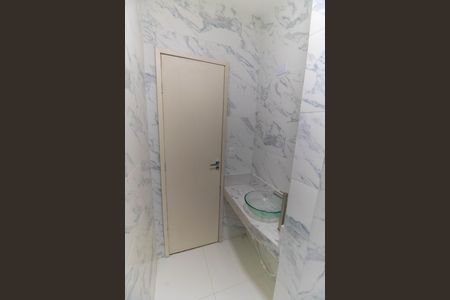 Casa à venda com 500m², 4 quartos e 3 vagas Casa à venda com 500m², 4 quartos e 3 vagasBanheiro Social
