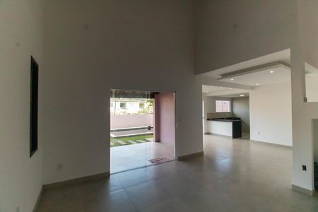 Sala de casa à venda com 4 quartos, 500m² em Maravista, Niterói