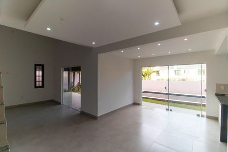 Sala de casa à venda com 4 quartos, 500m² em Maravista, Niterói