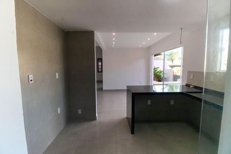 Casa à venda com 500m², 4 quartos e 3 vagas Casa à venda com 500m², 4 quartos e 3 vagasCozinha