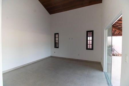 Casa à venda com 500m², 4 quartos e 3 vagas Casa à venda com 500m², 4 quartos e 3 vagasSala