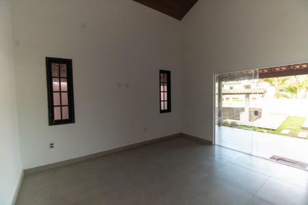 Sala de casa à venda com 4 quartos, 500m² em Maravista, Niterói