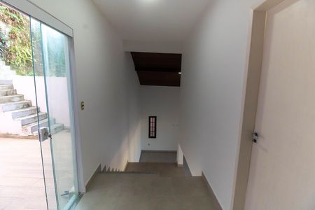 Casa à venda com 500m², 4 quartos e 3 vagas Casa à venda com 500m², 4 quartos e 3 vagasHall