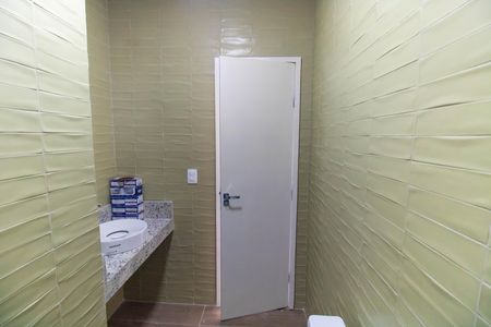 Casa à venda com 500m², 4 quartos e 3 vagas Casa à venda com 500m², 4 quartos e 3 vagasBanheiro da Suíte 1