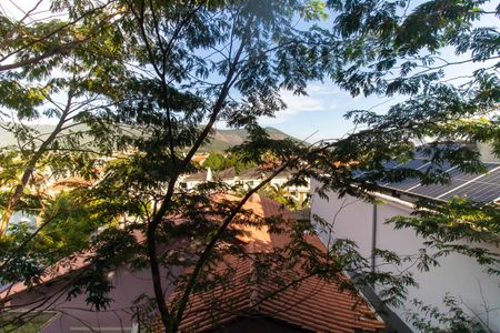Casa à venda com 500m², 4 quartos e 3 vagas Casa à venda com 500m², 4 quartos e 3 vagasVista