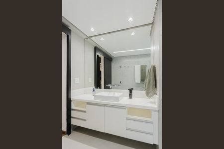 Apartamento para alugar com 135m², 2 quartos e 2 vagasBanheiro da Suíte