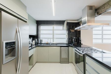 Apartamento para alugar com 135m², 2 quartos e 2 vagasCozinha